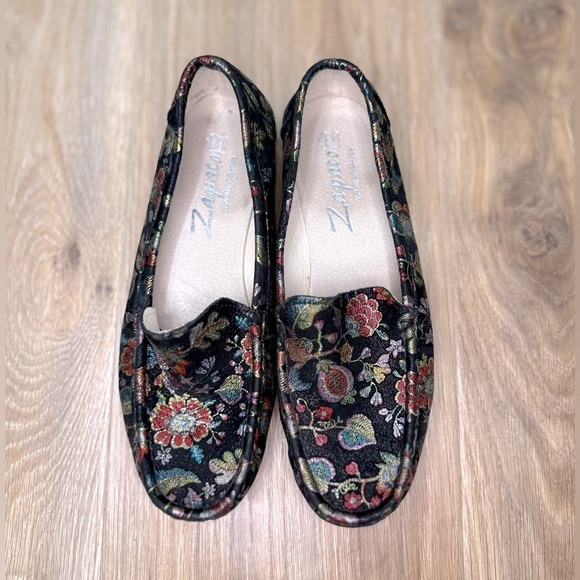 Zapato Shoes - Zapato Hand Made Shoes - Black Florals Casual Driver Loafers (Size 39 EUC)
